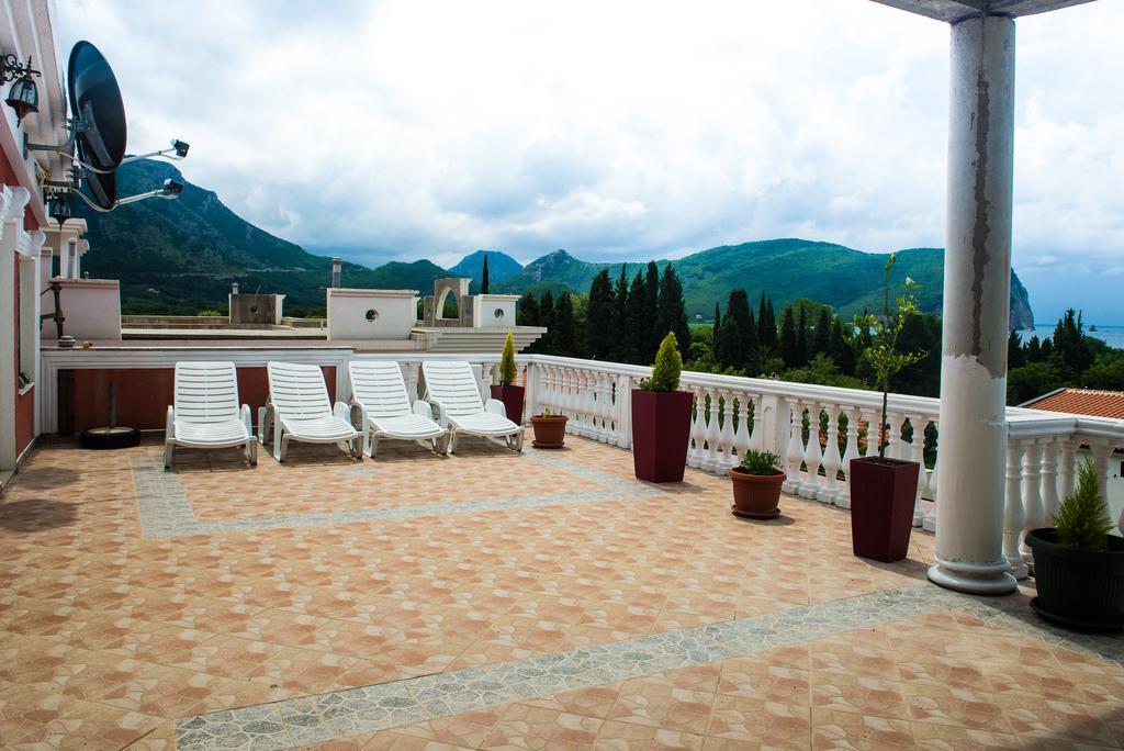 Hotel Wellness & Spa Angelo Gabriel Petrovac Exterior photo