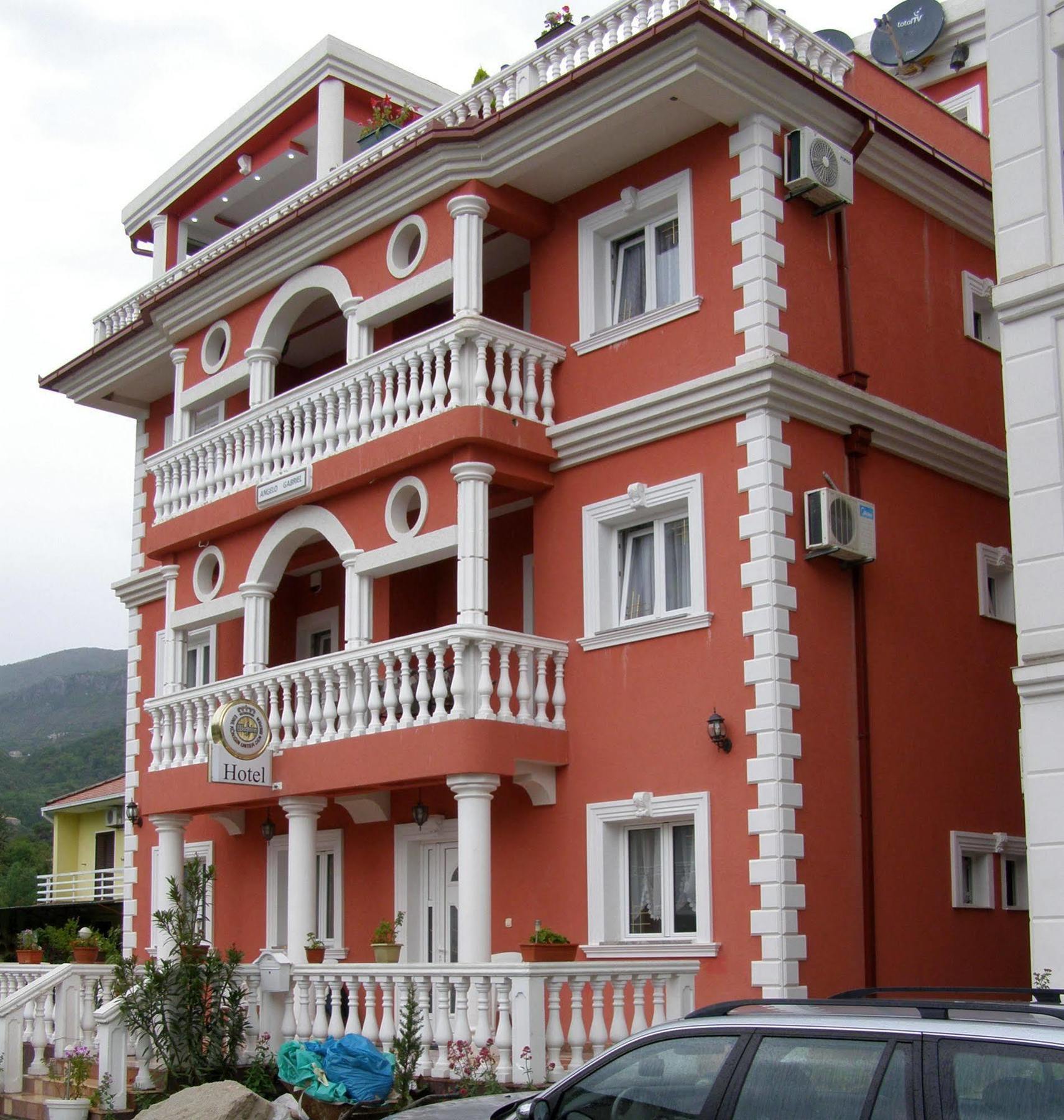 Hotel Wellness & Spa Angelo Gabriel Petrovac Exterior photo